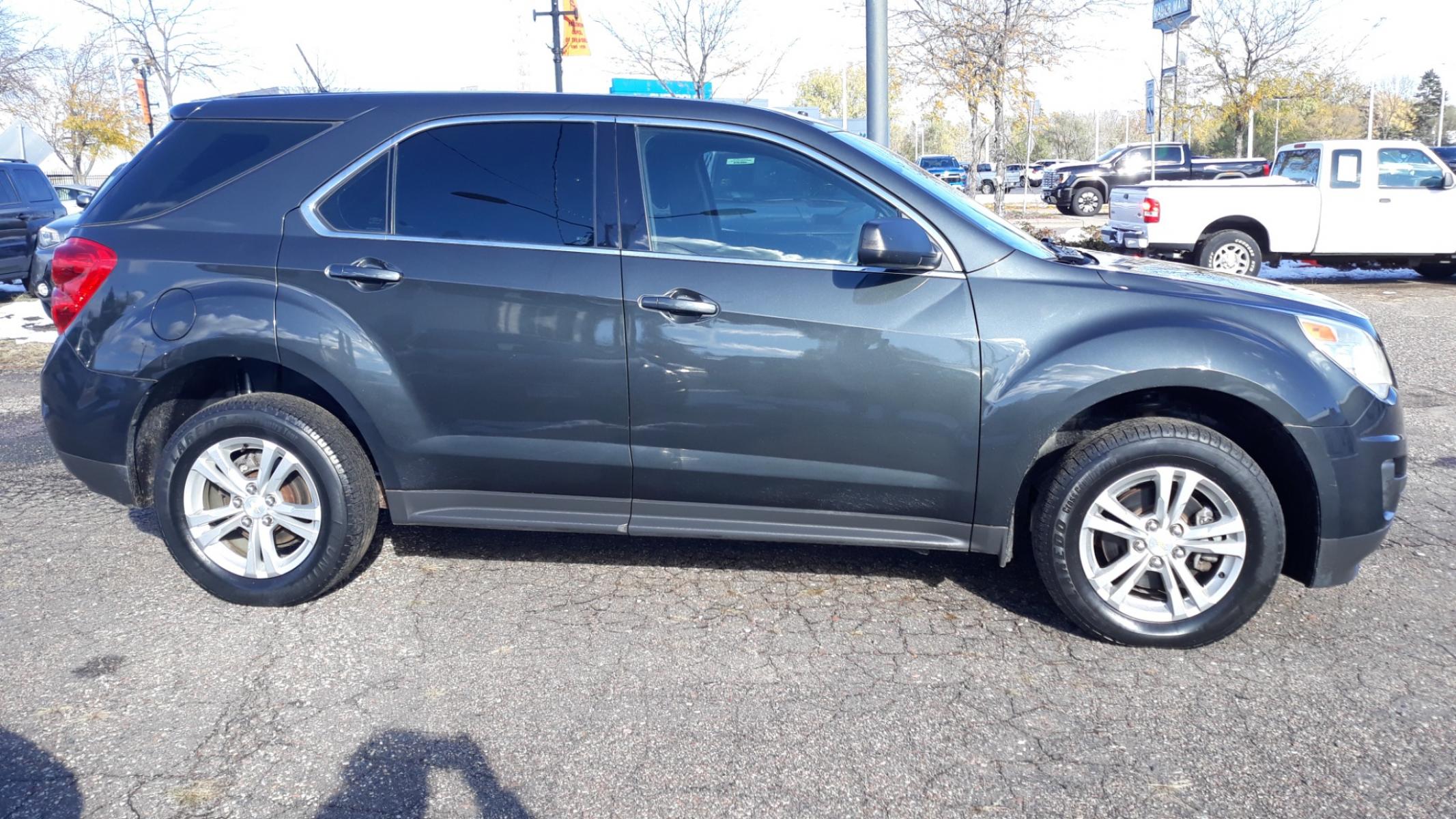 2013 GRAY /GRAY Chevrolet Equinox LS AWD (2GNFLCEK1D6) with an 2.4L L4 DOHC 16V engine, 6-Speed Automatic transmission, located at 434 West Main Street, Anoka, MN, 55303, (763) 576-9696, 45.201759, -93.396706 - Photo #3